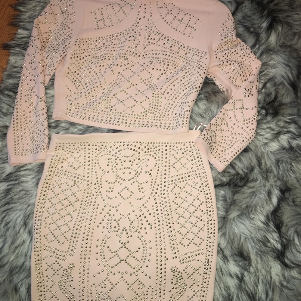 Pink & Gold shirt  Outfit